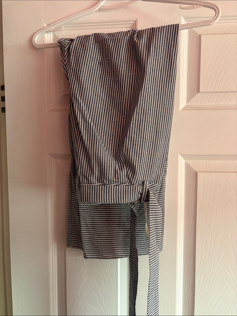 Striped Tie-Waist Women’s Pants in navy and White